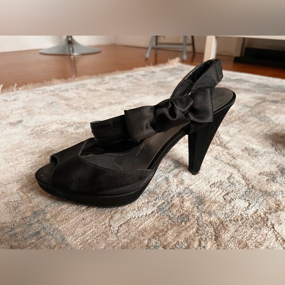 Beautiful Bow Heels ✨ - Picture 5 of 8